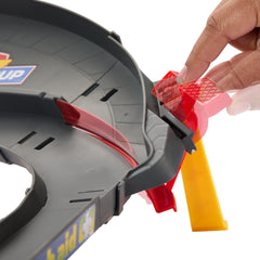 Disney and Pixar Cars NASCAR Lane Change Race Playset with 2 Toy Vehicles, Includes Lightning McQueen