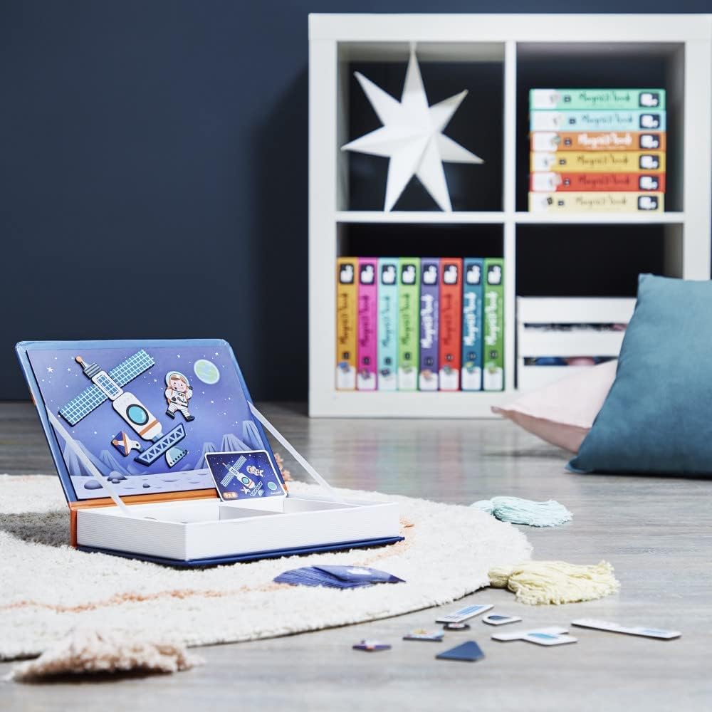 Janod Cosmos Magneti'Book Magnetic Space Educational Game – 52 Magnets