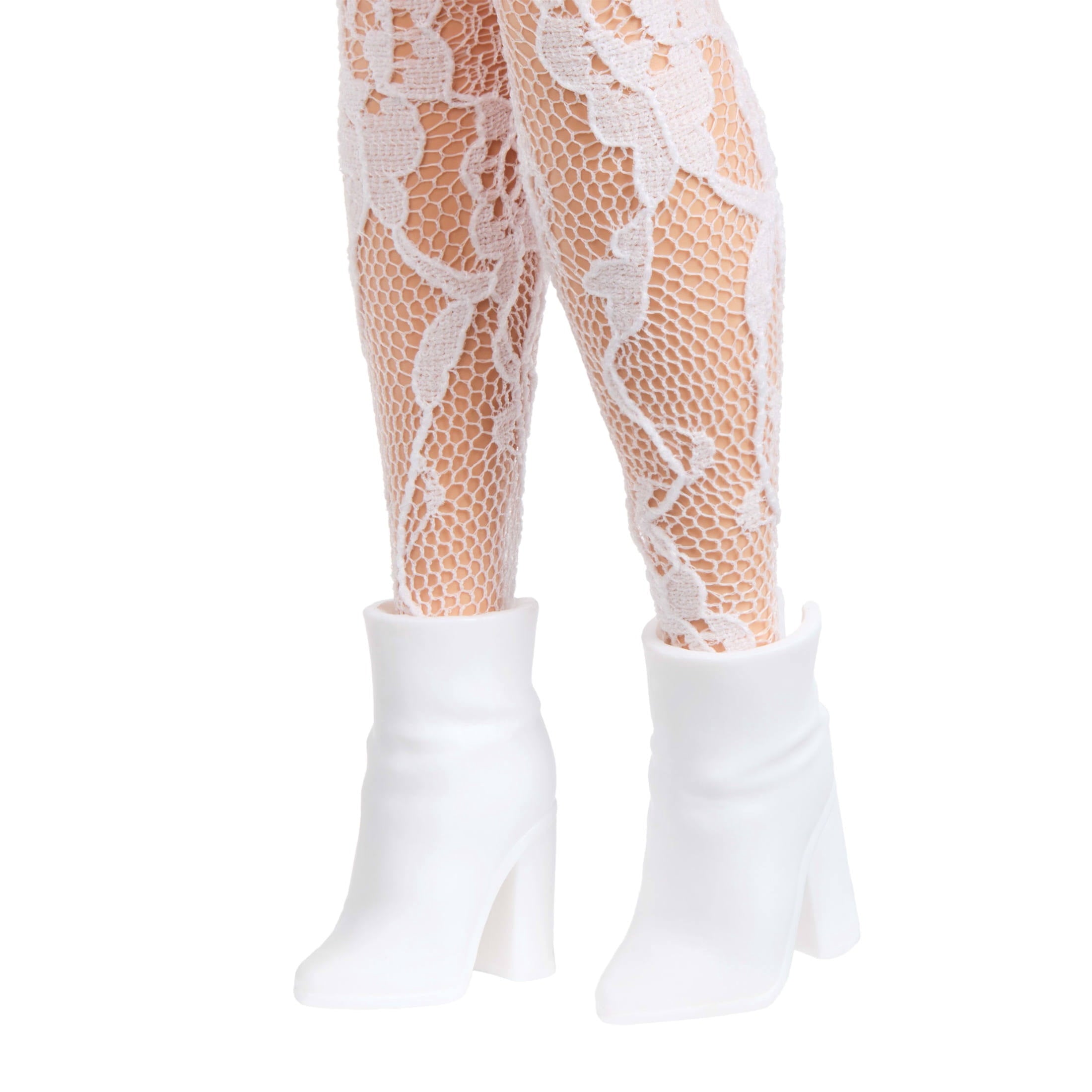 Barbie Dream Besties Barbie "Malibu" Doll & Accessories, Posable Fashion Doll & Themed Pieces
