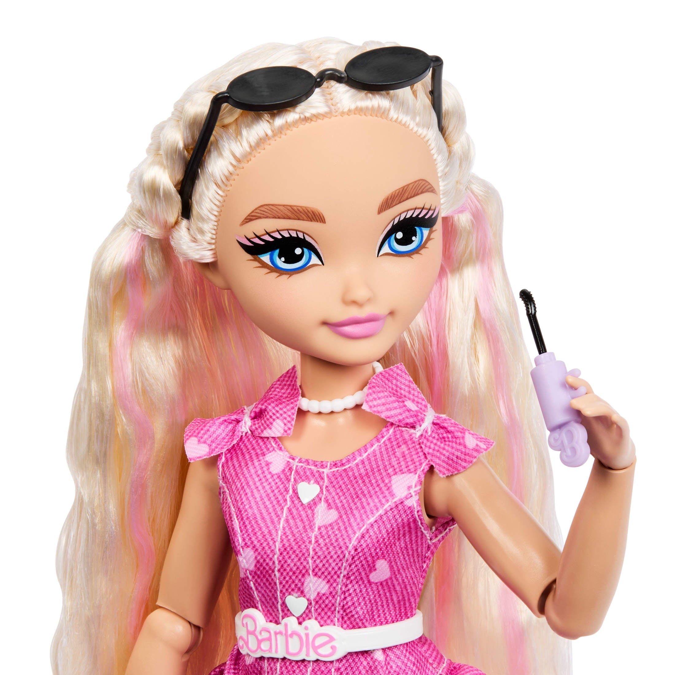 Barbie Dream Besties Barbie "Malibu" Doll & Accessories, Posable Fashion Doll & Themed Pieces