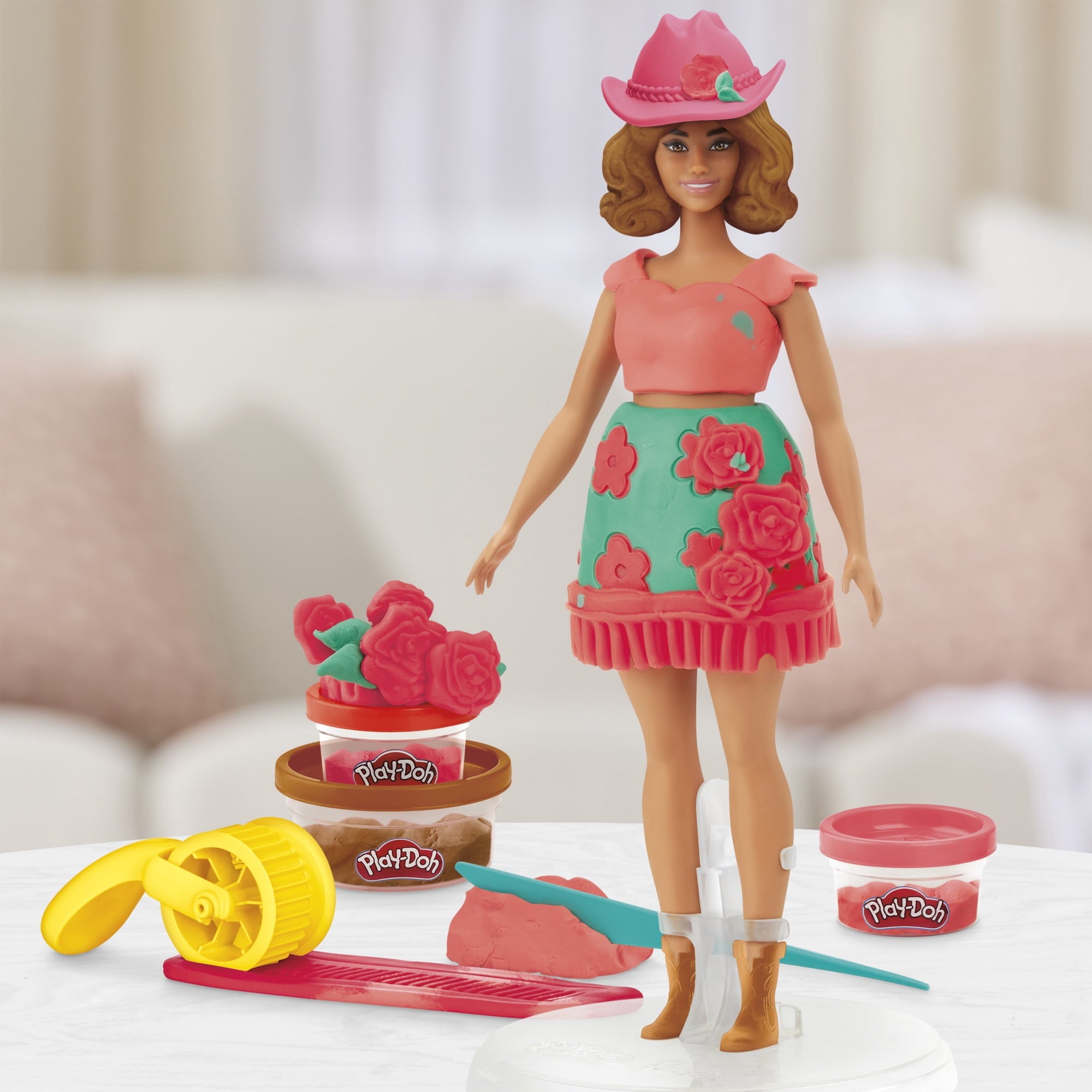 Play-Doh Barbie Florals and Fringe Set, Make Doll Clothes, Girls & Boys 5 and up