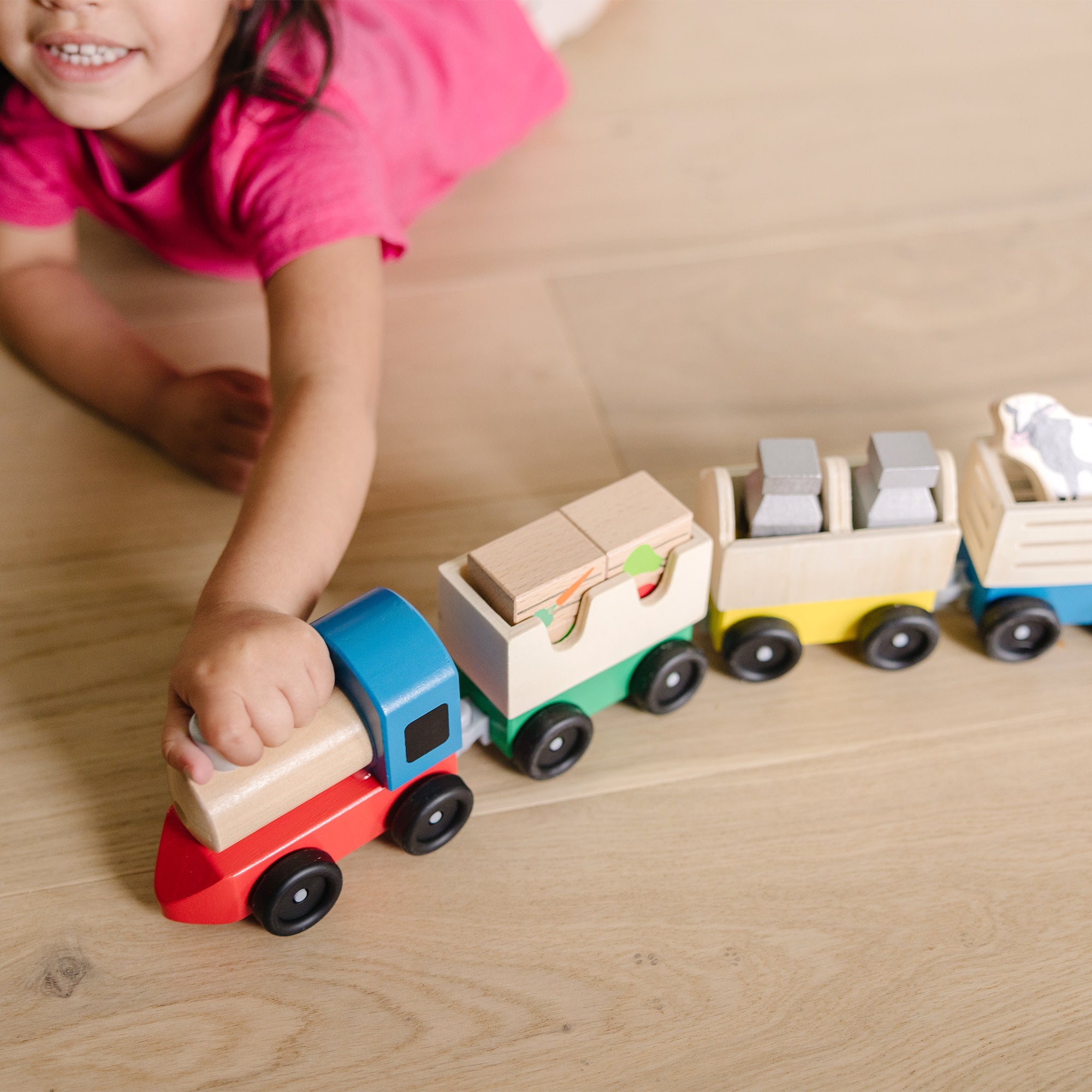Melissa & Doug Wooden Farm Train Set with 3 Linking Cars