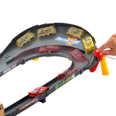 Disney and Pixar Cars NASCAR Lane Change Race Playset with 2 Toy Vehicles, Includes Lightning McQueen
