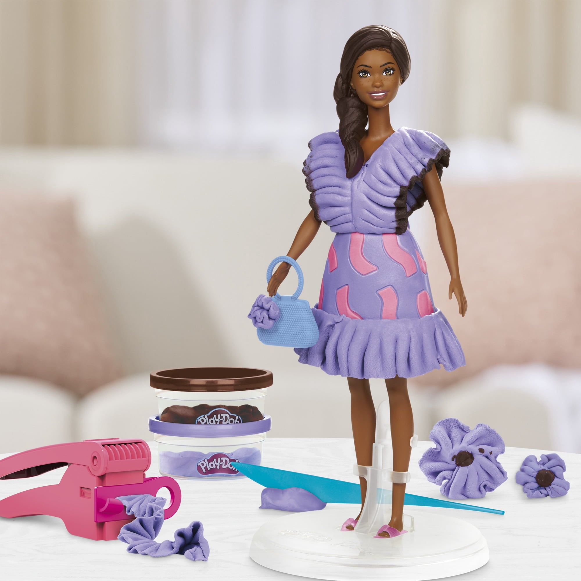 Play-Doh Barbie Fashionista Ruffles Set, Make Doll Clothes, Girls & Boys 5 and up