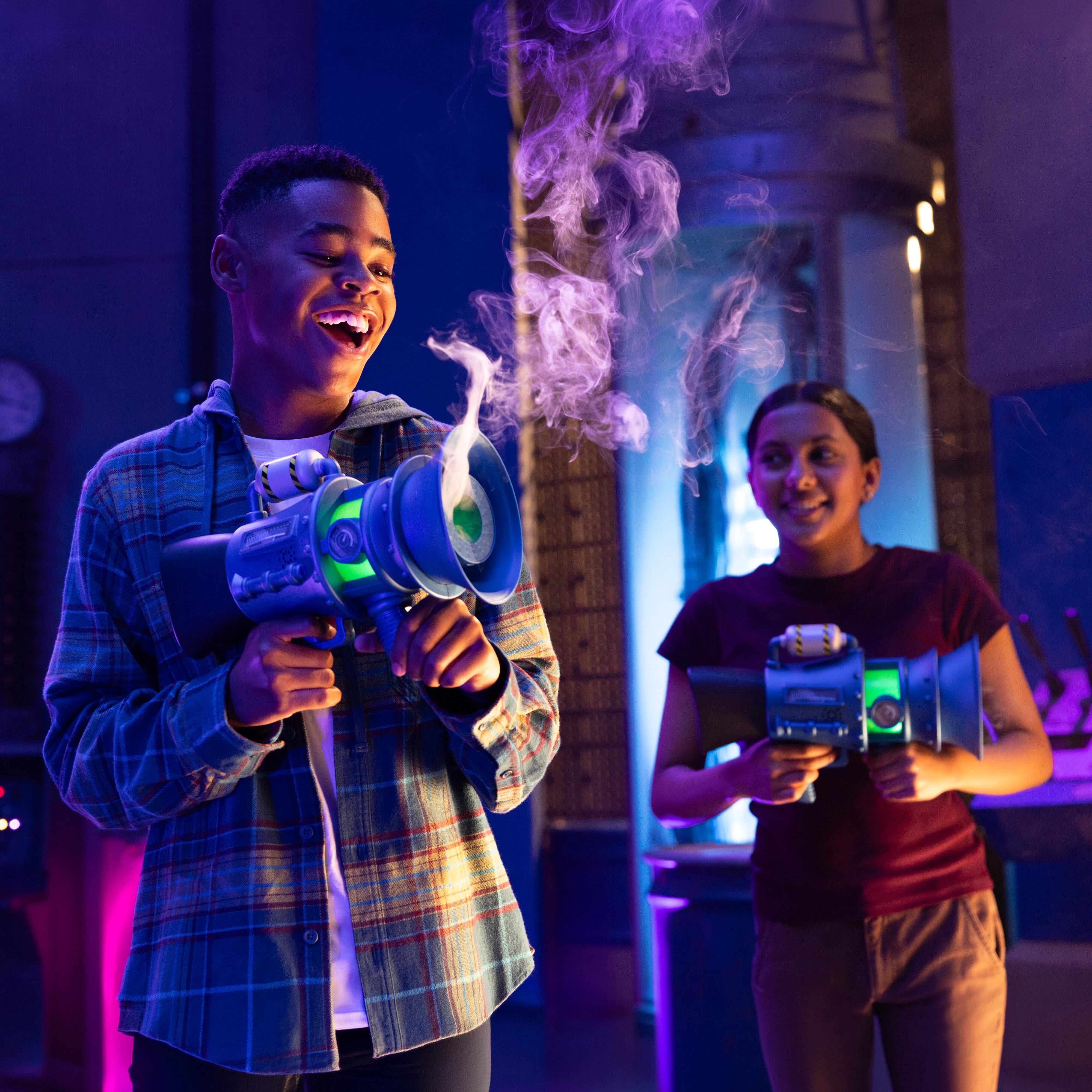 Minions & Monsters Fart Blaster Pro with 8 Stink Settings, Shoots Stinky Fart Rings up to 6' Away Includes 2 Different Scented Fart Formulas , Ages 4+