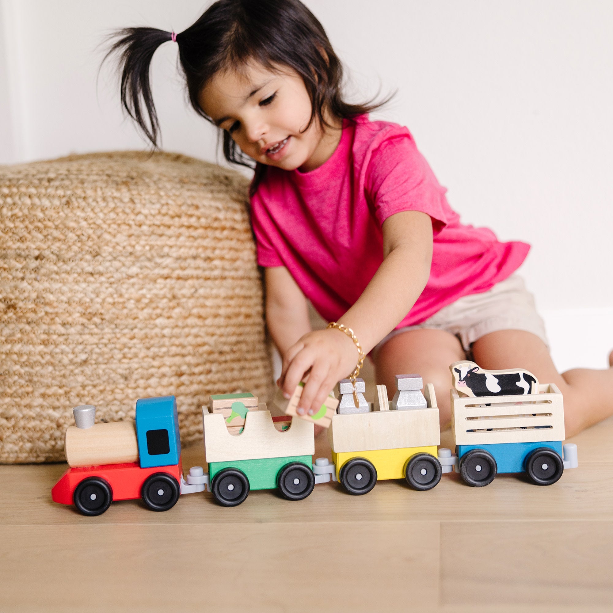 Melissa & Doug Wooden Farm Train Set with 3 Linking Cars